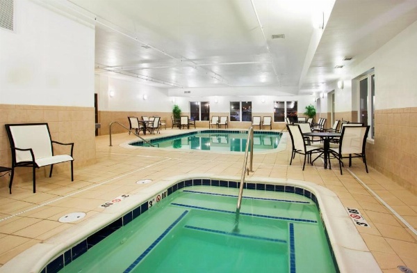 Holiday Inn Express Hotel & Suites Mattoon image 16