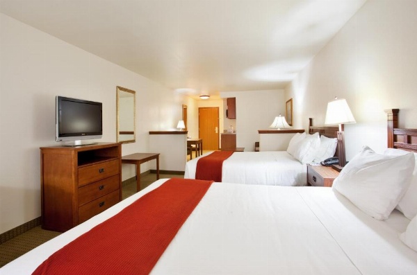 Holiday Inn Express Hotel & Suites Mattoon image 19