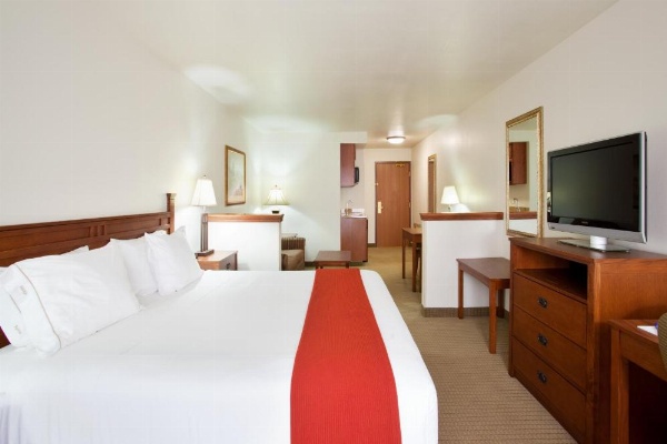 Holiday Inn Express Hotel & Suites Mattoon image 26