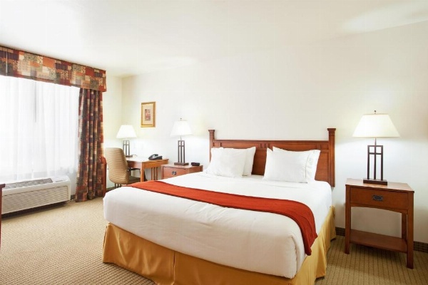 Holiday Inn Express Hotel & Suites Mattoon image 27