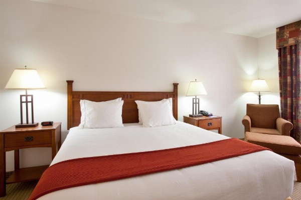 Holiday Inn Express Hotel & Suites Mattoon image 29