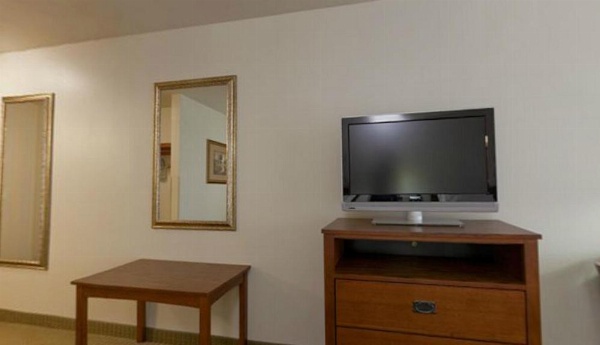 Holiday Inn Express Hotel & Suites Mattoon image 8